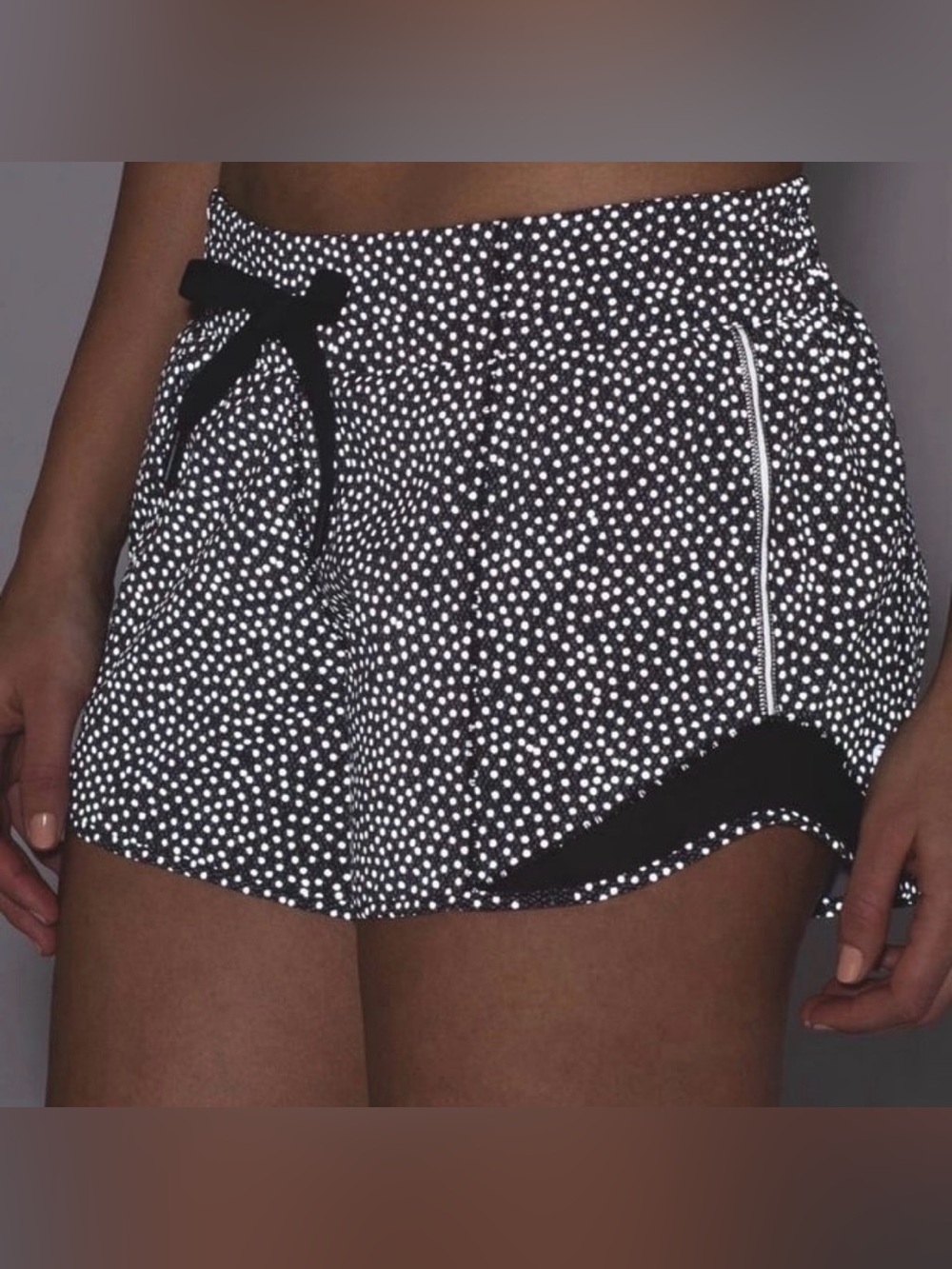 Lululemon LR Hotty Hot Shorts - size 10 - Frozen Fizz Reflective Silver
